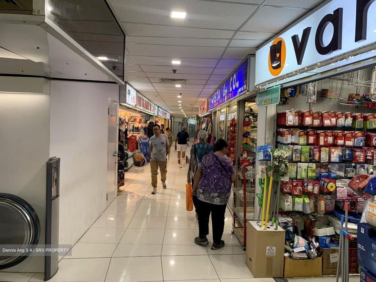 Holland Road Shopping Centre (D10), Retail #566299391